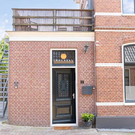 Sfeervol Verblijf In Oude Gemeentehuis Eenrum. Esterno foto