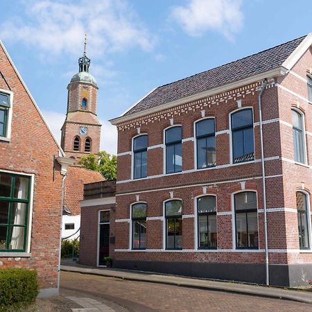 Sfeervol Verblijf In Oude Gemeentehuis Eenrum. Esterno foto
