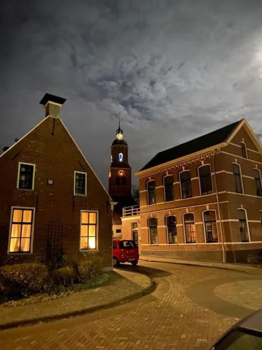 Sfeervol Verblijf In Oude Gemeentehuis Eenrum. Esterno foto