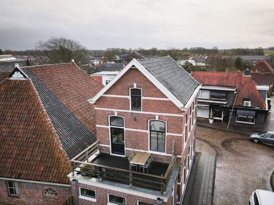 Sfeervol Verblijf In Oude Gemeentehuis Eenrum. Esterno foto